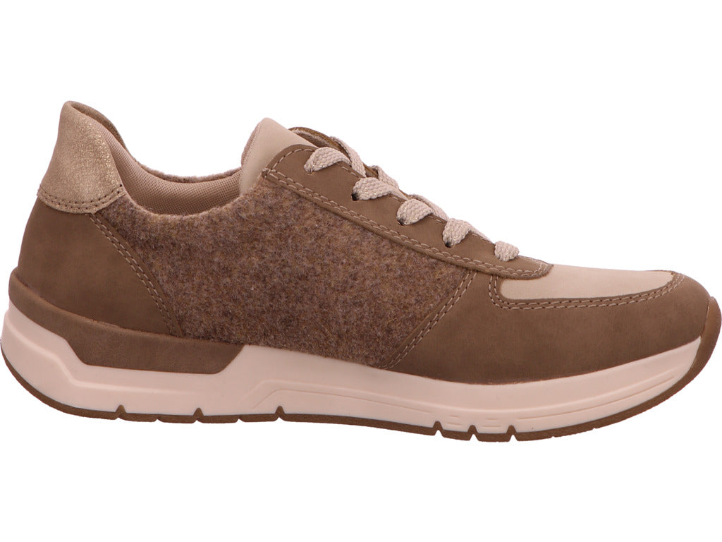 Rieker damessneakers in een beige en veelkleurige combinatie.