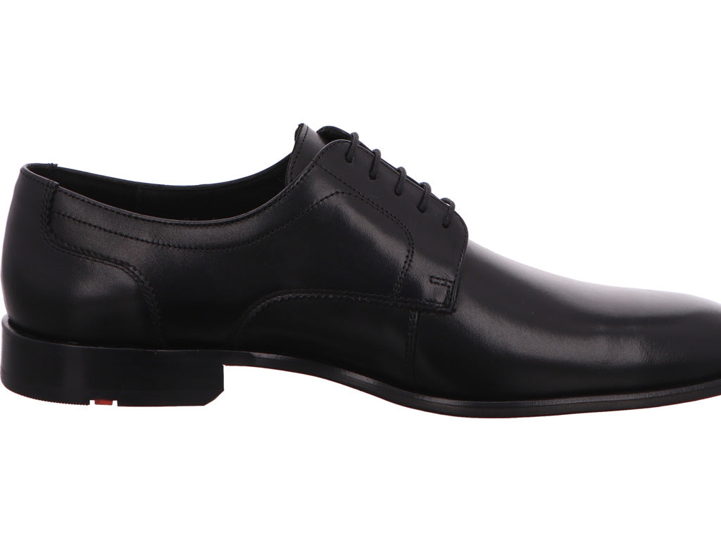 Lloyd herenschoen met veters, model Pados, in zwart.